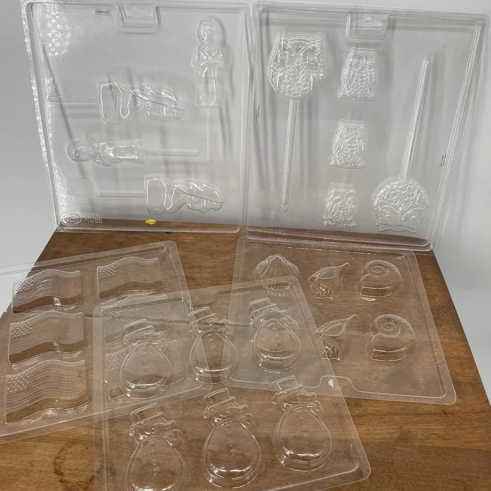 6 Assorted Chocolate Candy Molds Owls Flags Shells Praying Child‎ Snowmen EUC